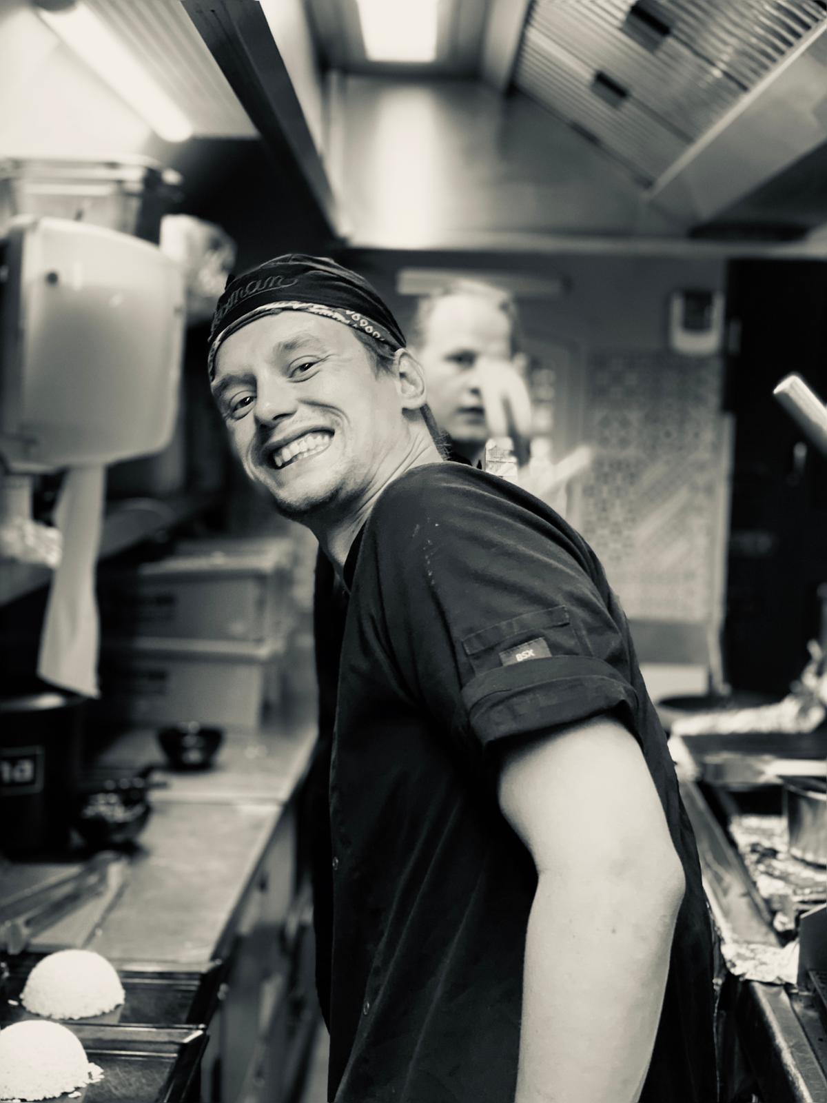 chef aan huis in Hilversum bereidt BBQ